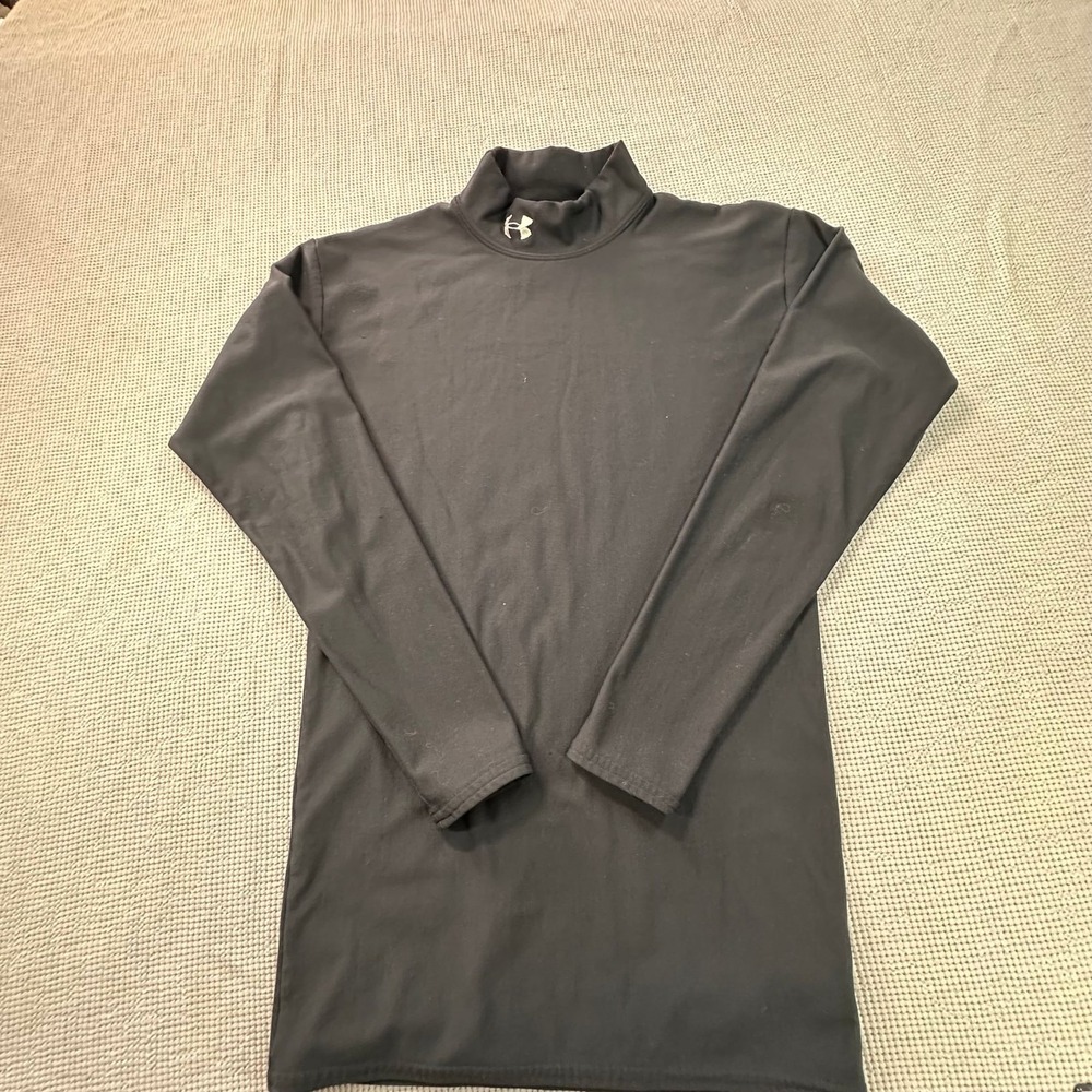 Under Armour ColdGear youth  Black Mock Neck Base Layer‎ Long Sleeve Shirt 32-5